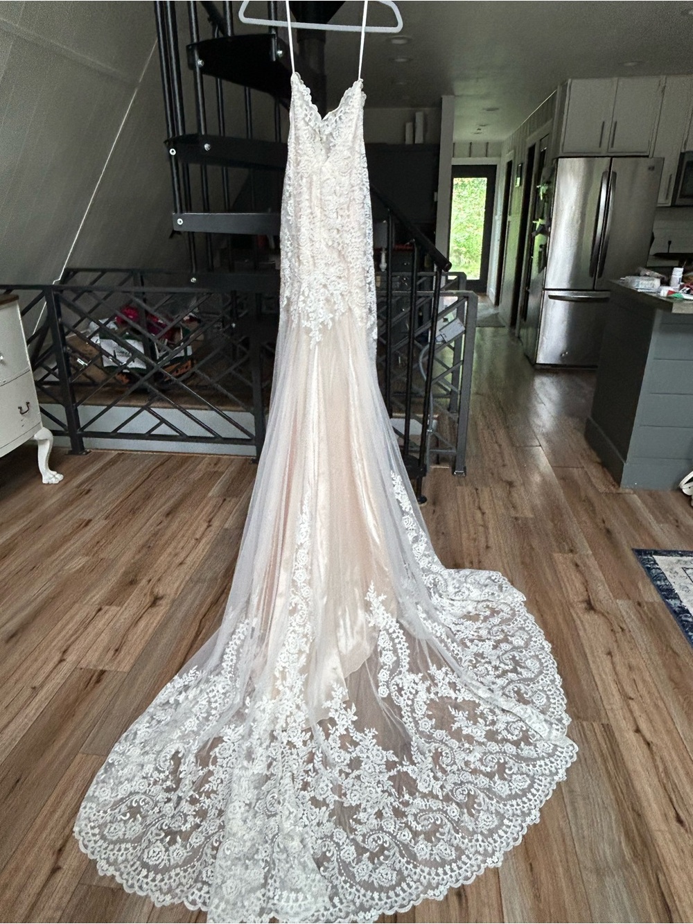 Romantic Lace-Embellished Wedding Gown in Ivory